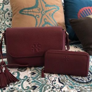 Beautiful Tory Burch Bag and wallet set!